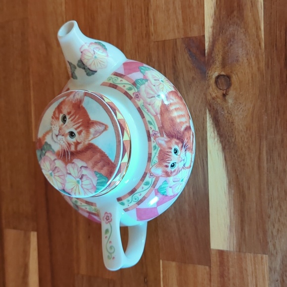 Andrea by Sadek The Meow Collection Cute Cat Teapot - Picture 3 of 6